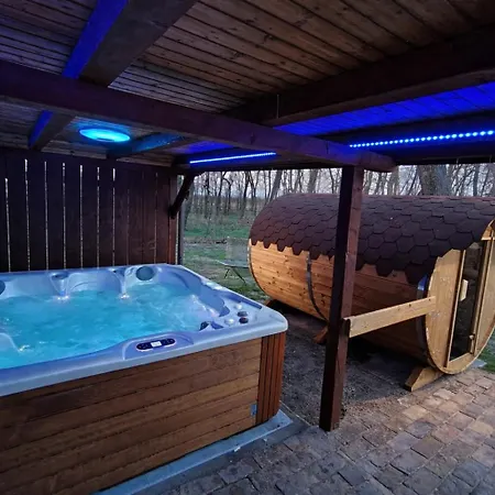 Apartman Csengőd Kúria *